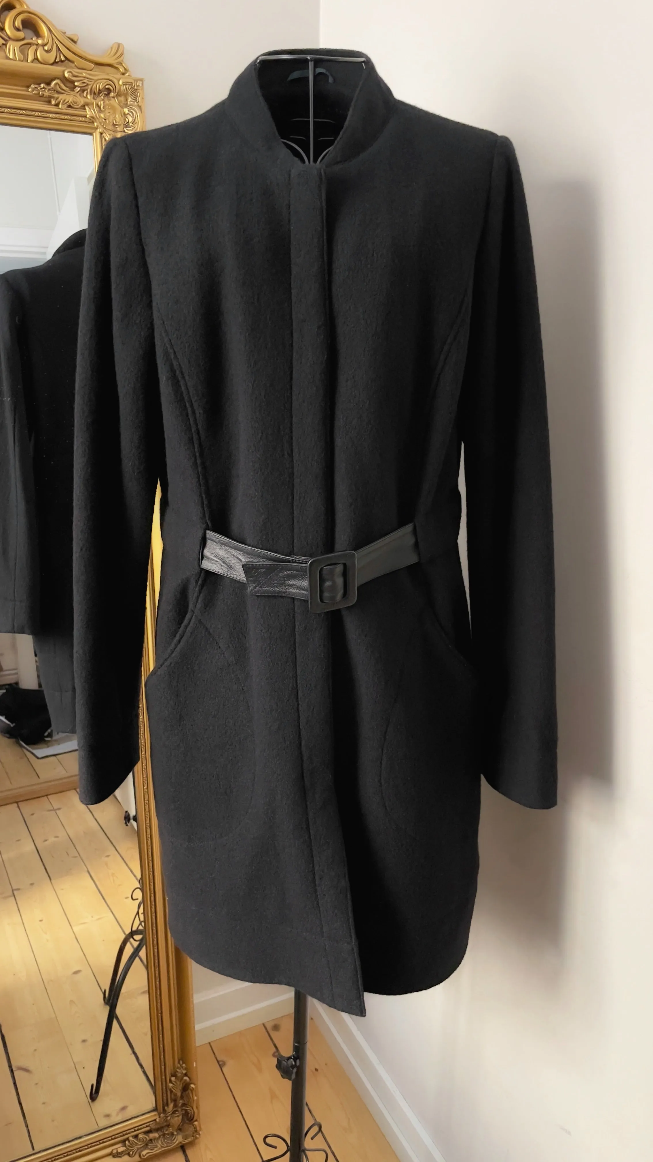 Belted Bouclé Wool Coat, size EU40