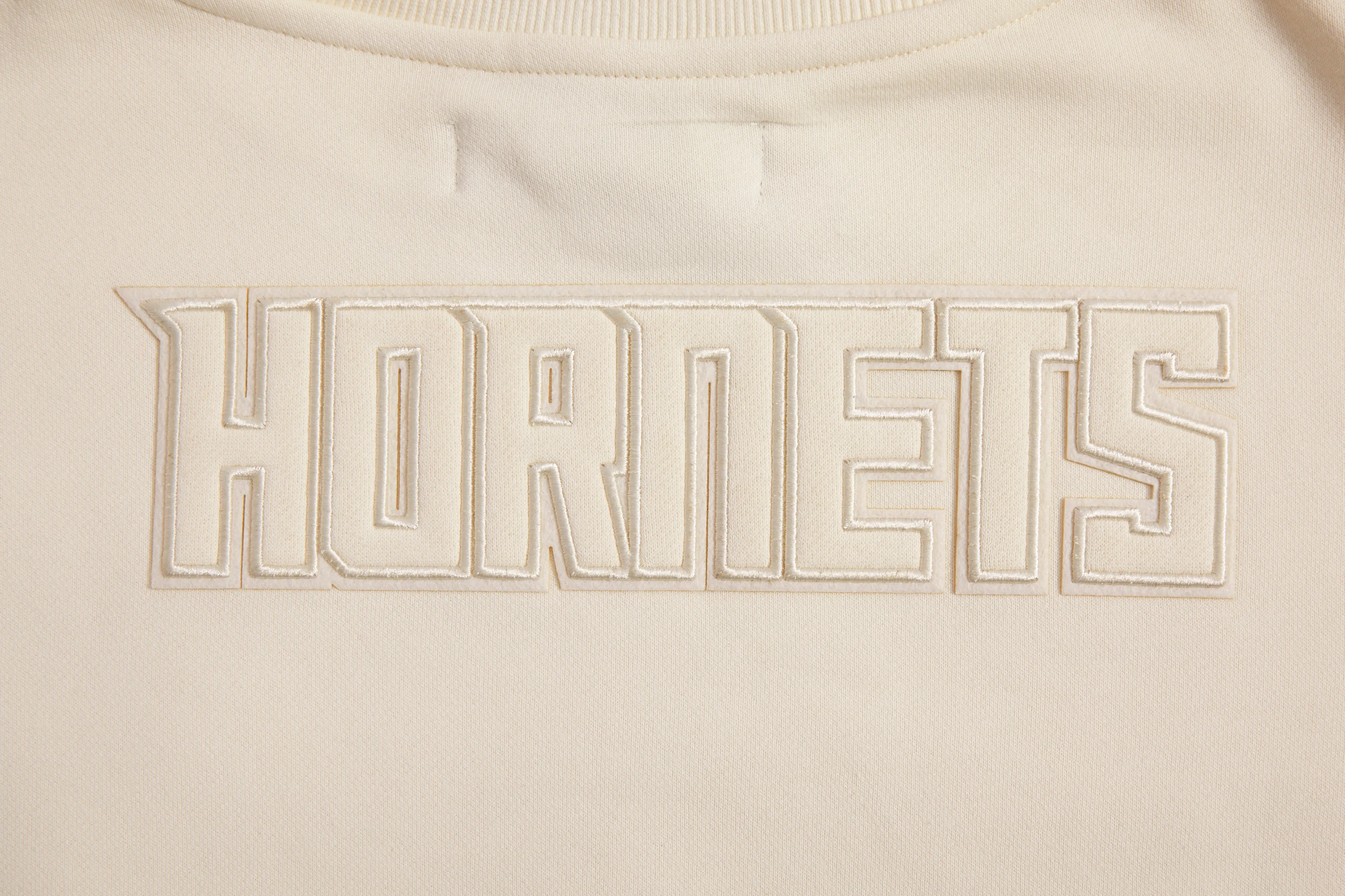 NBA CHARLOTTE HORNETS NEUTRAL WOMEN'S CREWNECK (EGGSHELL)