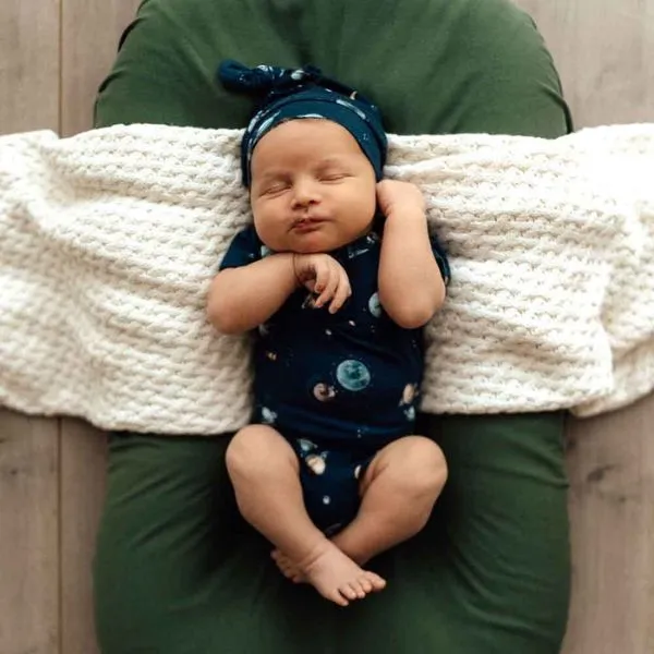 Snuggle Hunny Knotted Beanie - Milky Way Organic