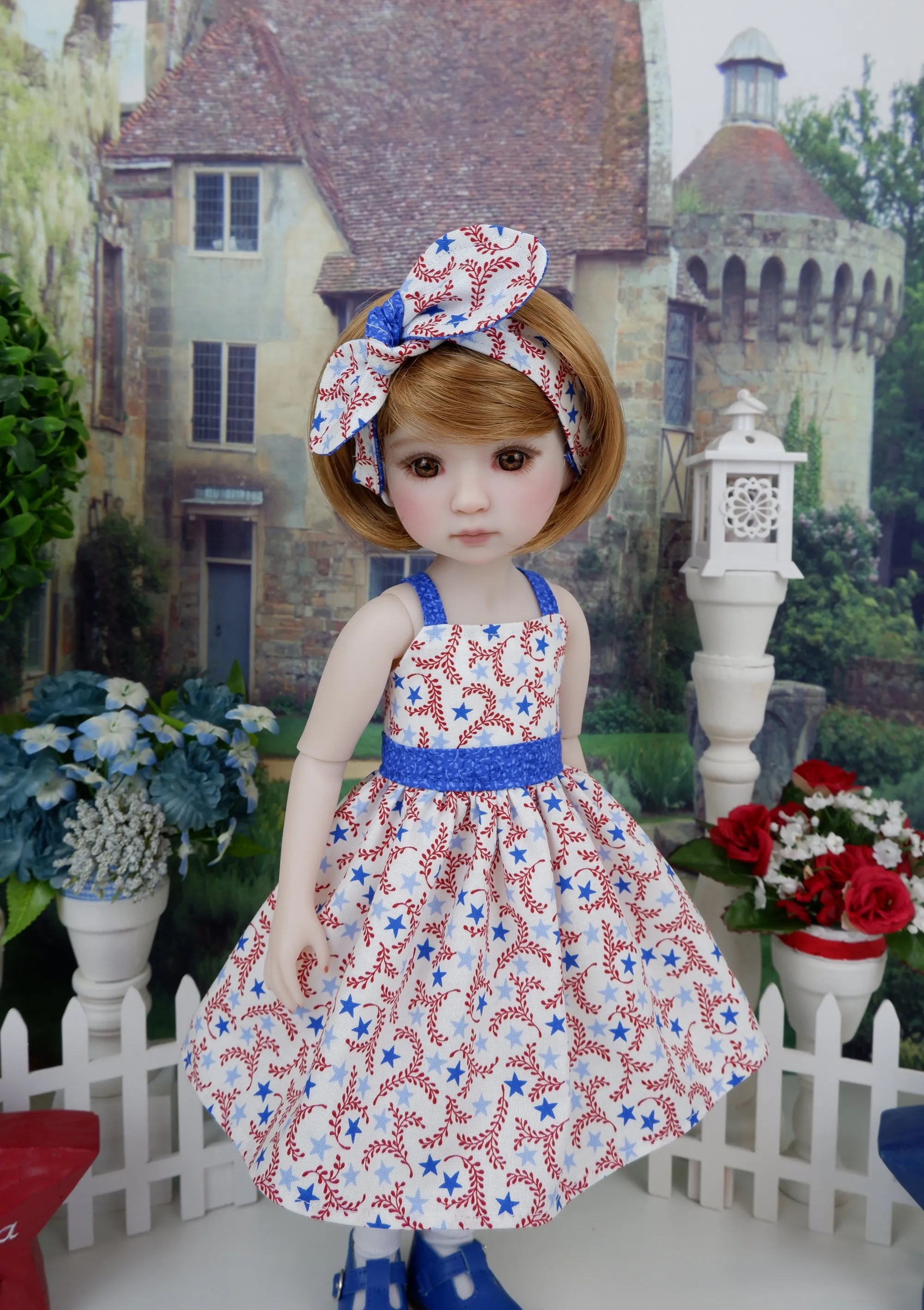 Star Laurels - dress and sweater with shoes for Ruby Red Fashion Friends doll
