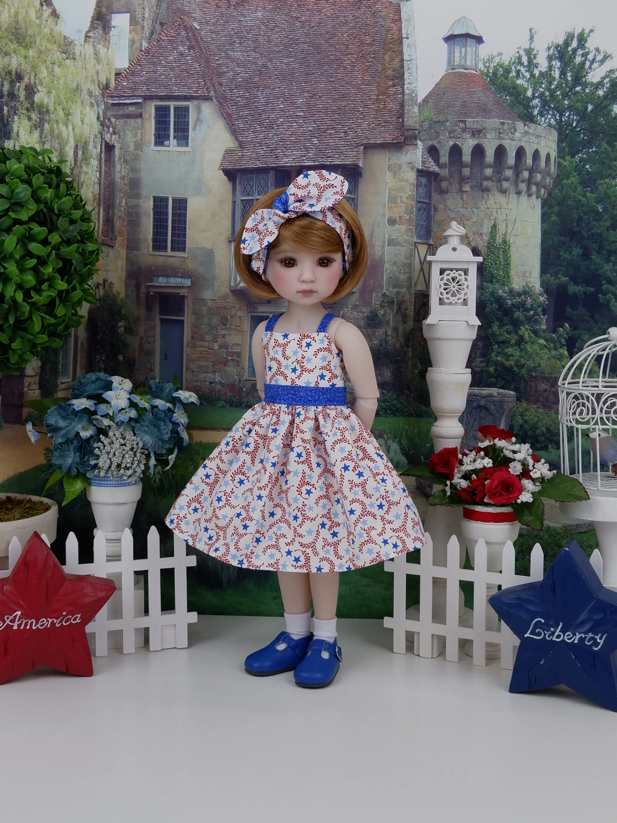 Star Laurels - dress and sweater with shoes for Ruby Red Fashion Friends doll