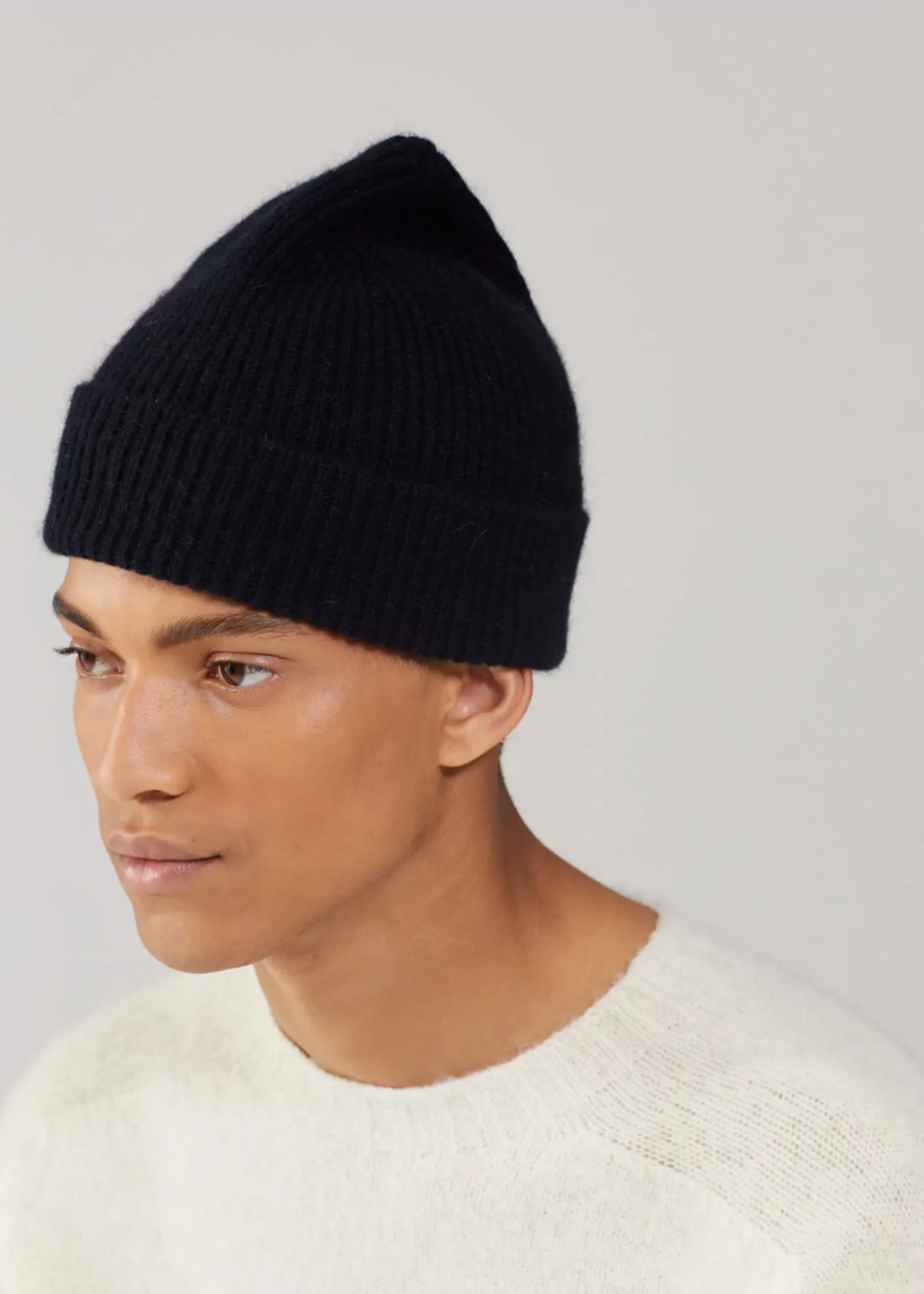 Wool beanie, onyx