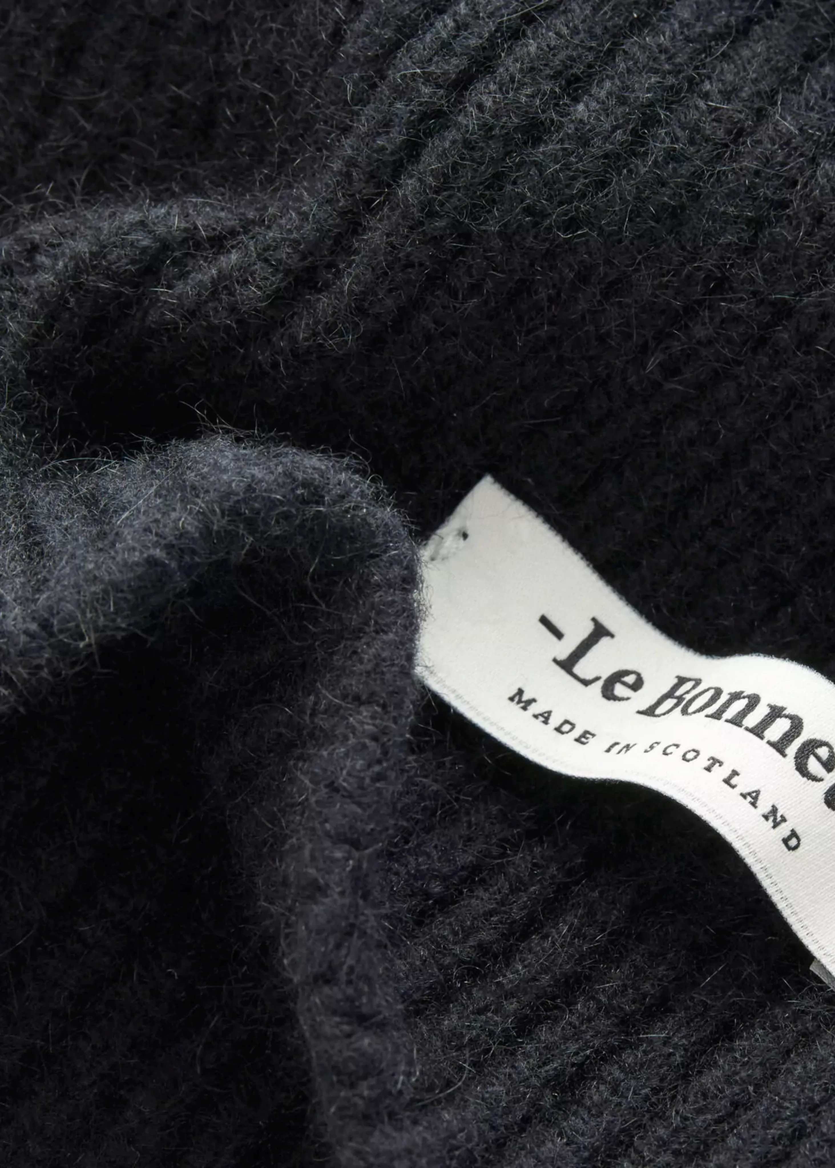 Wool beanie, onyx