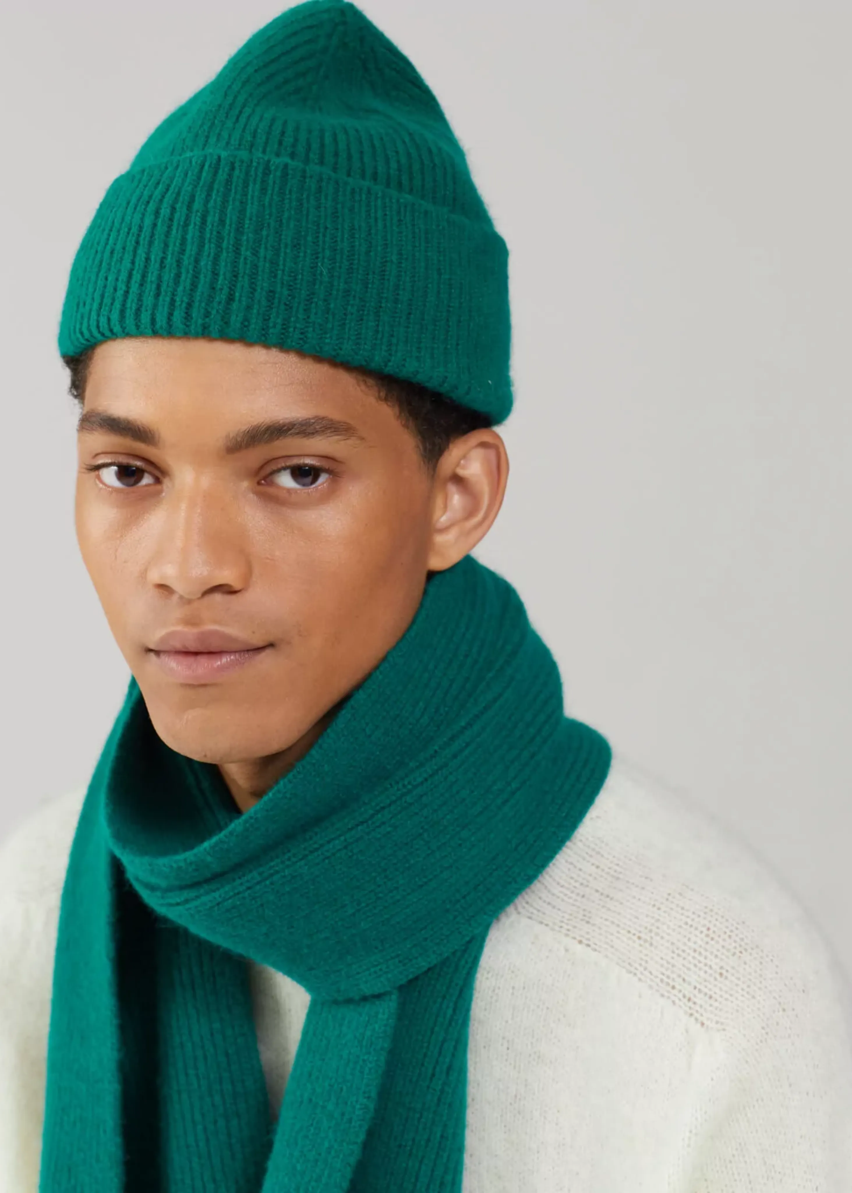 Wool scarf, pine