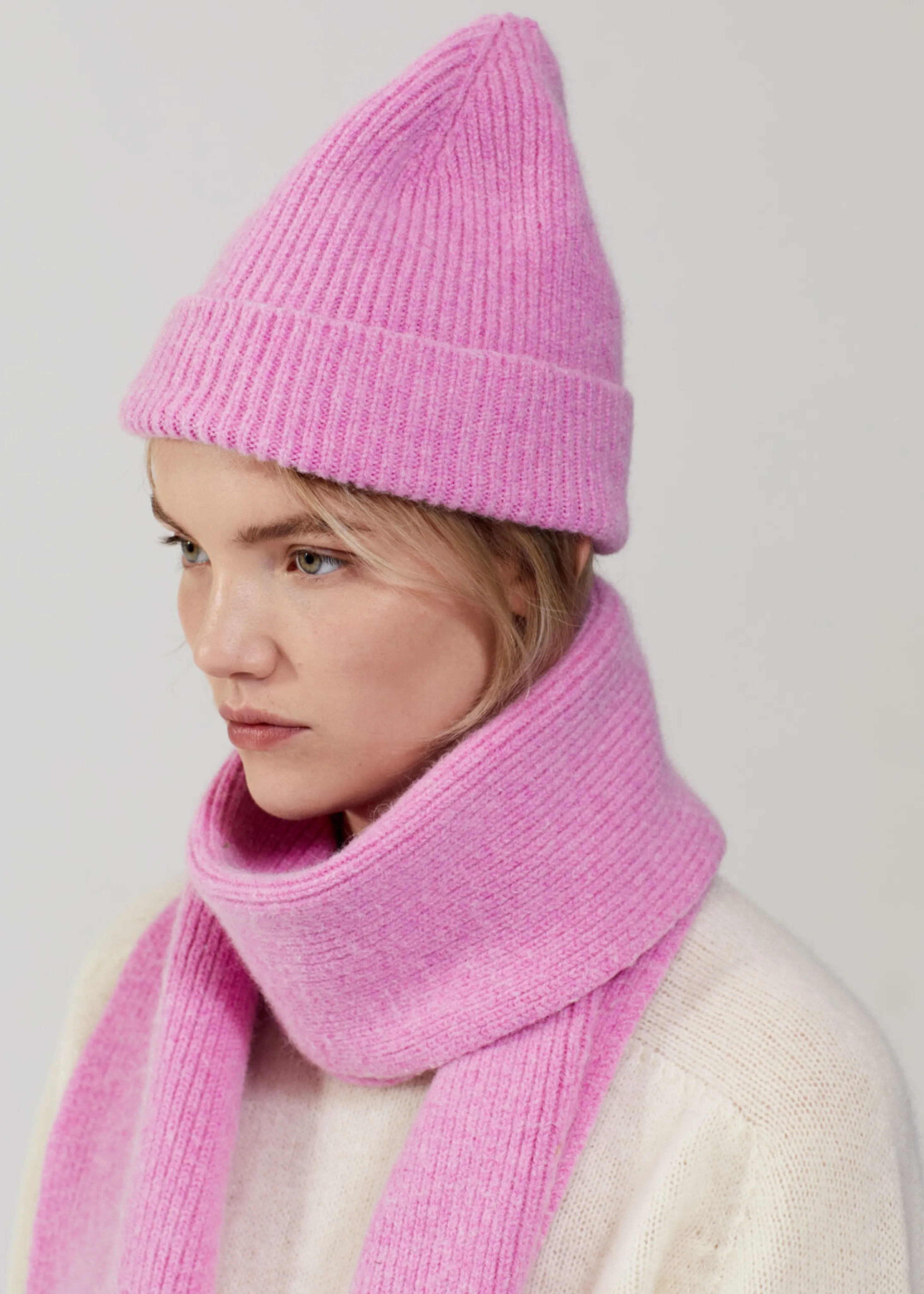 Wool scarf, taffy